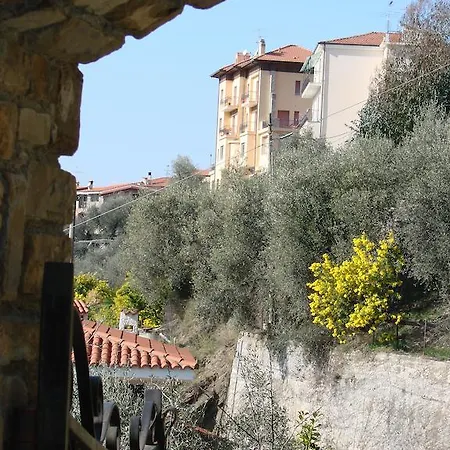 Hotel La Riana 3*