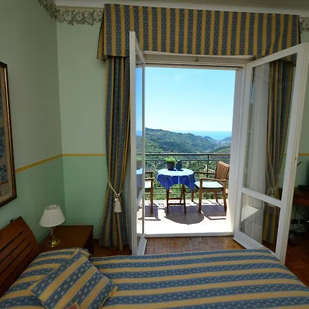 Hotell La Riana Perinaldo