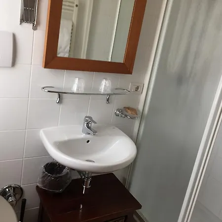 La Riana Hotel